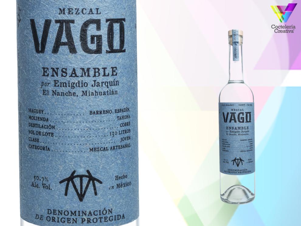 imagen botella y etiqueta Mezcal Vago Ensamble