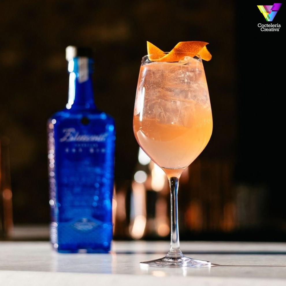 imagen botella Bluecoat Gin y cóctel Spritz