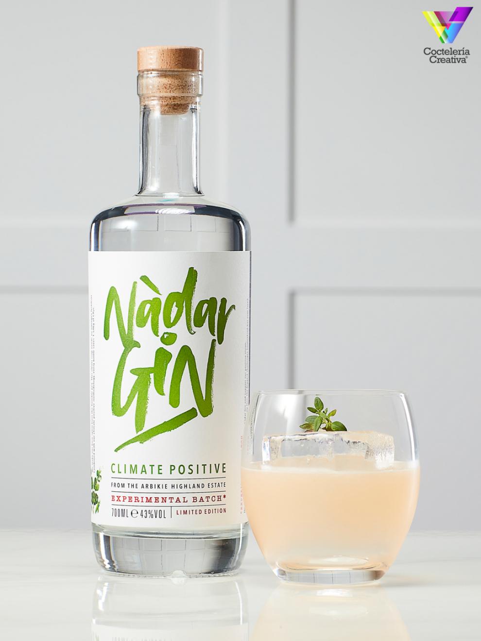 imagen cóctel Perfect Climate con botella Nàdar Gin