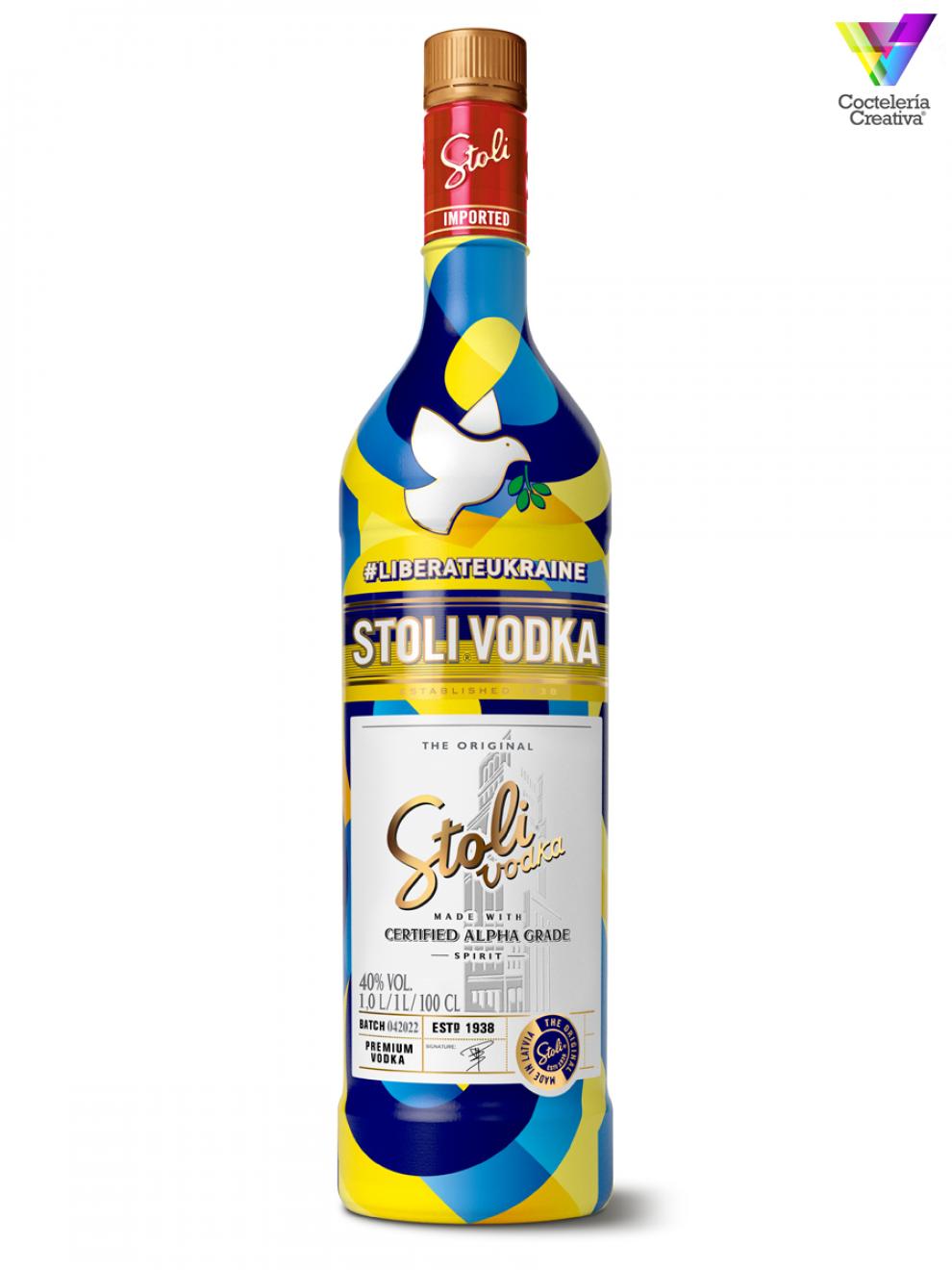 Botella Edición Limitada de Stoli con los colores de la bandera ucraniana