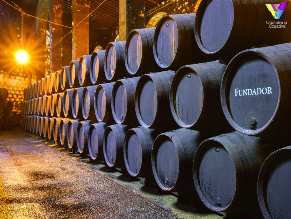 Brandy Fundador Imagen bodega barriles brandy Fundador