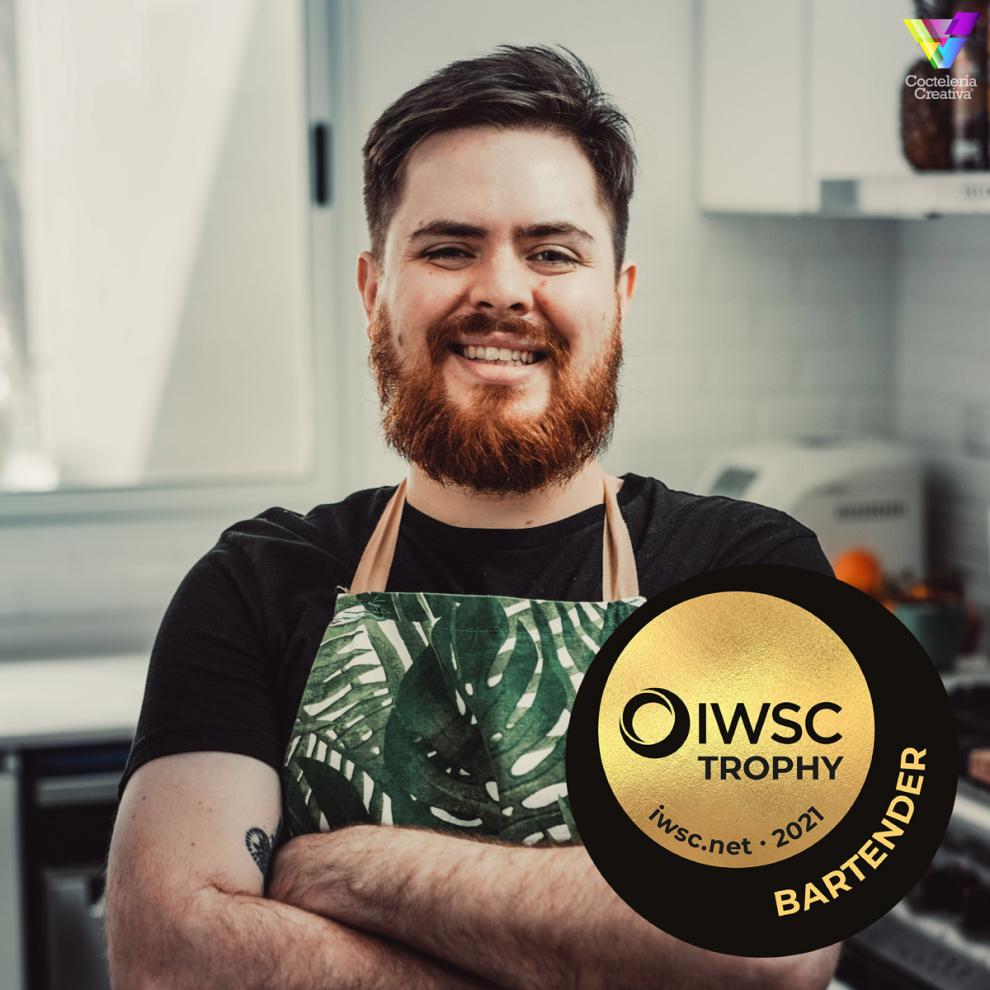 imagen del bartender Lucas Groglio, ganador en la IWSC