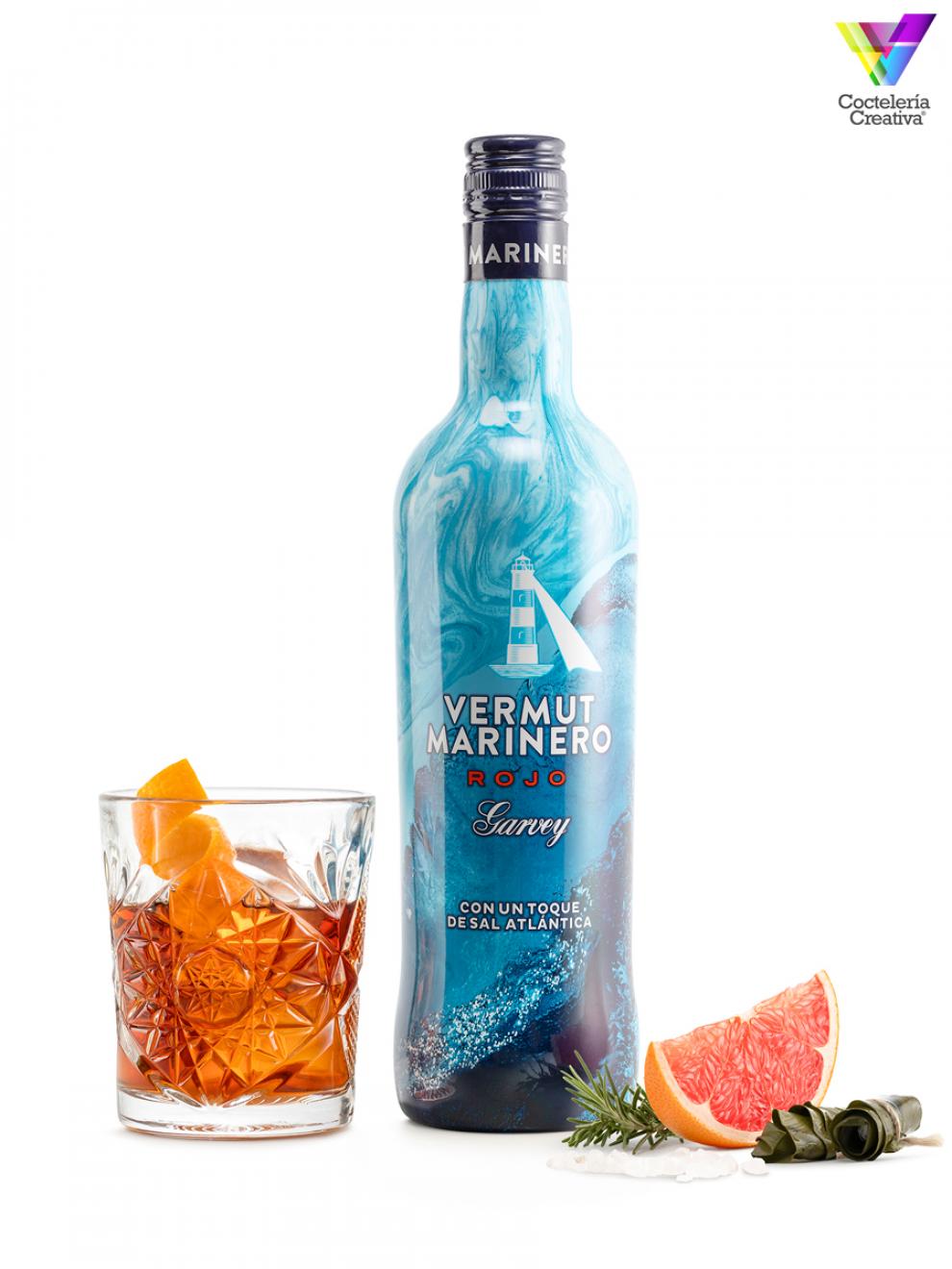 Botella de Vermut Marinero Garvey con Vaso y limón Botella de Vermut Marinero Garvey con Vaso y limón
