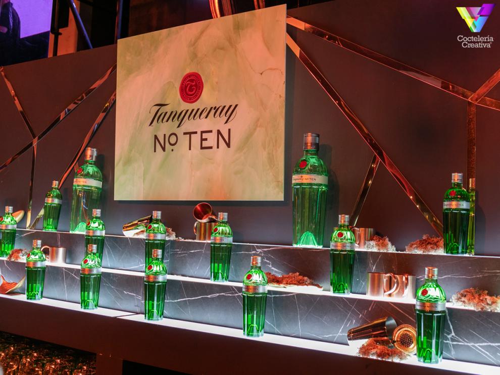 Stand de Tanqueray Ten en el lanzamiento de Yo Dona durante el aniversario de MBFWM