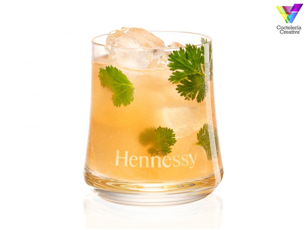 Cóctel Hennessy Cilantro Bliss imagen cóctel Hennessy Cilantro Bliss