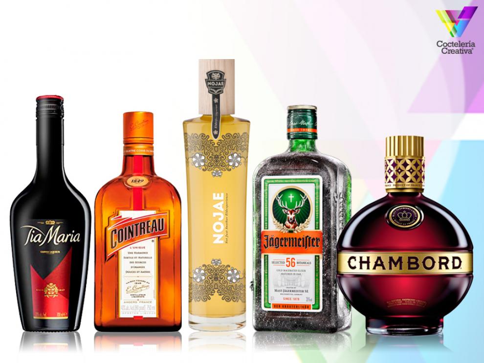 Licores Tia Maria, Cointreau, Nojae, Jagermeister y Chambord imagen licores indispensables para disfrutar de cócteles clásicos