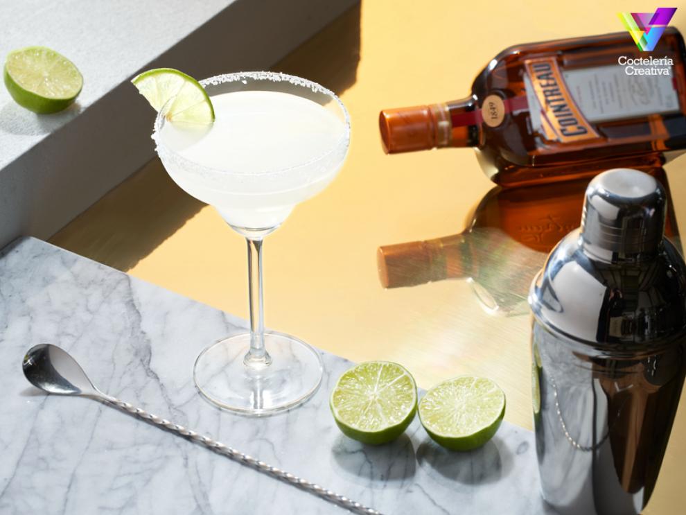 Cóctel Margarita original con Cointreau imagen Margarita con bodegón de Cointreau
