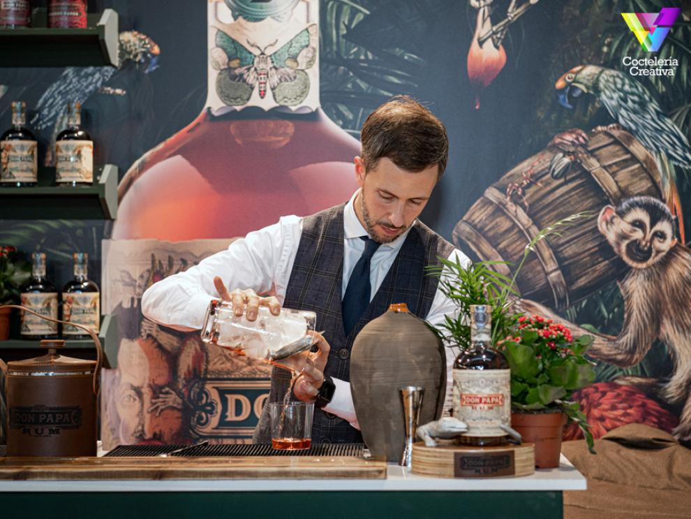 Gebre, la coctelería de InterContinental Barcelona, se une a ron Don Papa y presenta Tinajas Viajeras