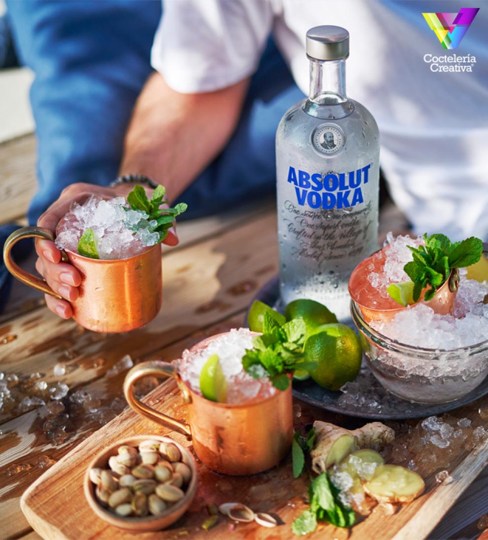 imagen bodegón Aboslut Vodka con copas