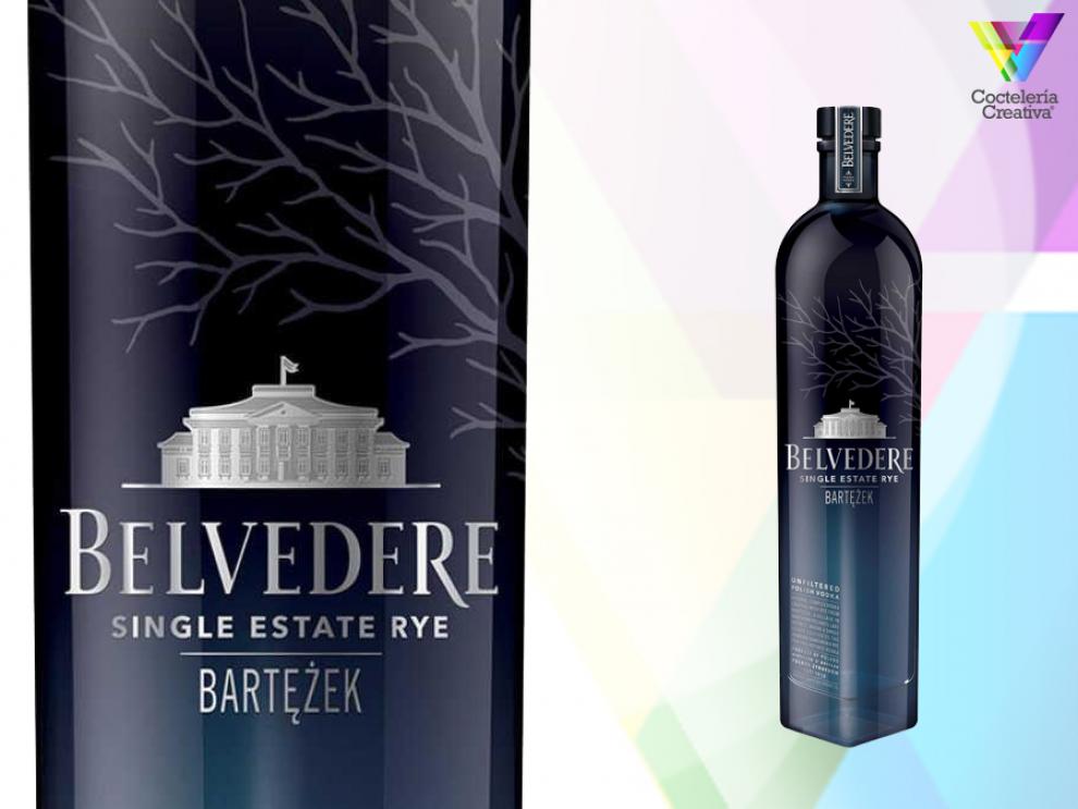 imagen de la botella de belvedere vodka lake bartezek