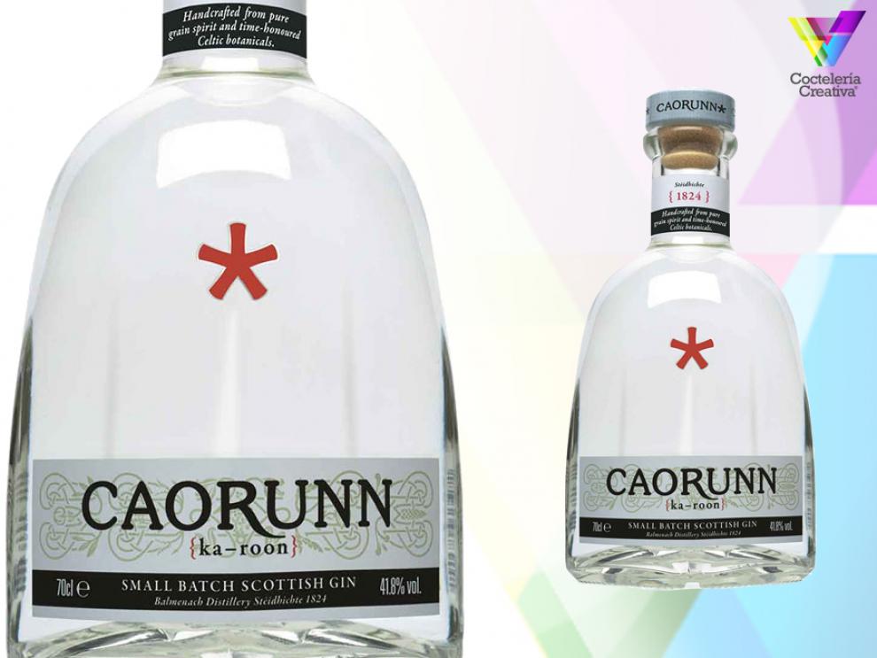 imagen de caorunn gin con detalle de la etiqueta