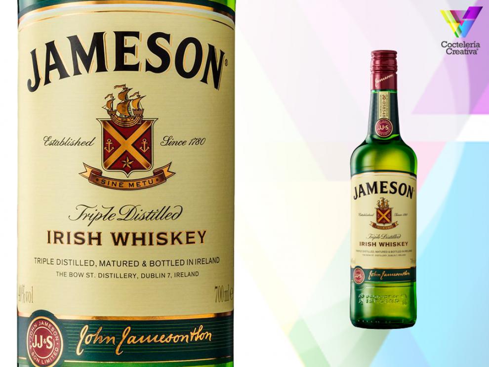 imagen de la botella de jameson irish whiskey con detalle de la etiqueta