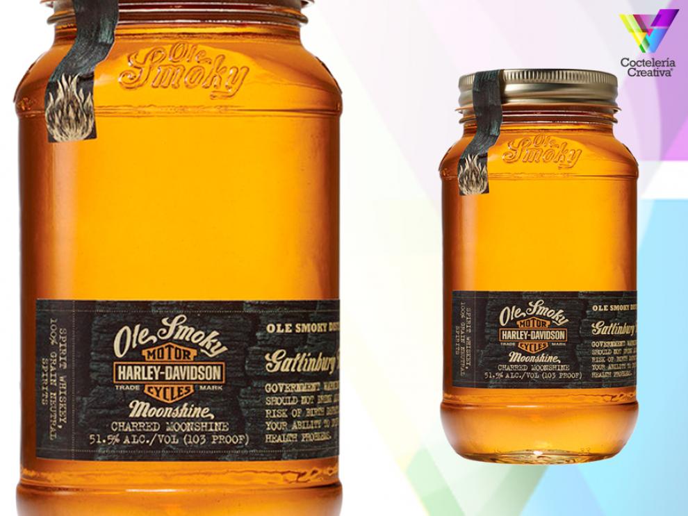 imagen de la botella de ole smoky tennesee moonshine whisky con detalle de la etiqueta