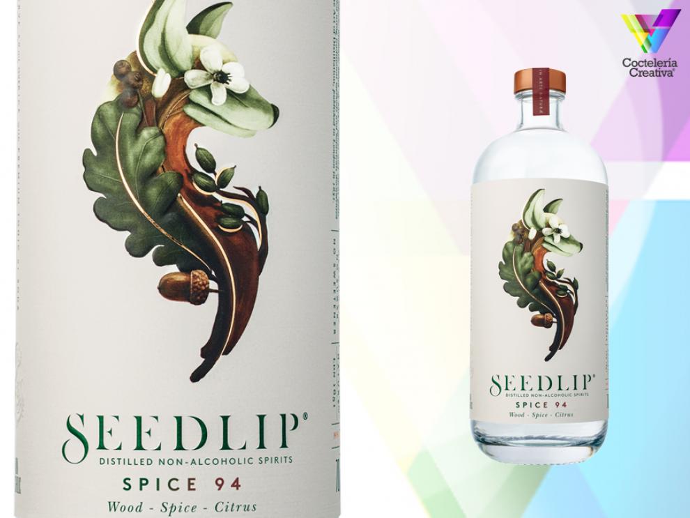 imagen de la botella de seedlip spice 94 con detalle de la etiqueta