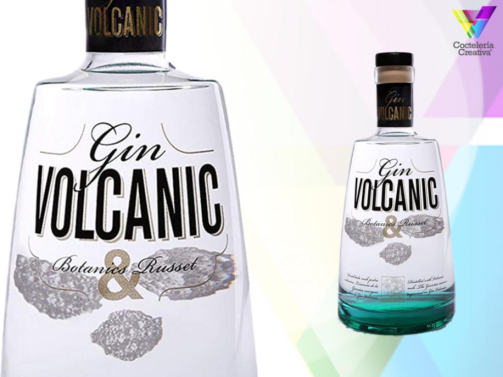 imagen de botella volcanic gin con detalle de etiqueta