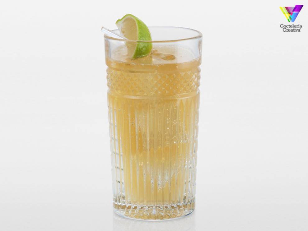 Flaming Pig & Ginger Ale | Coctelería Creativa