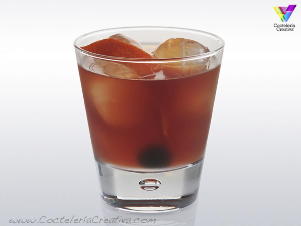 Imagen receta. Por: © Foto cortesía: Coctelería Creativa - George Restrepo Imagen cóctel Negroni
